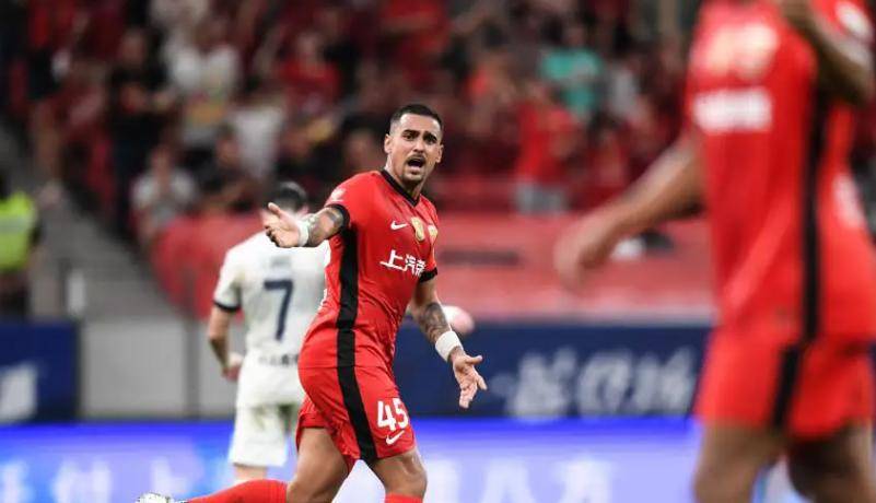 包含亚冠转会期再迎强敌，印第安纳步行者再遭质疑，主帅态度：话题不断，轮换策略成焦点的词条