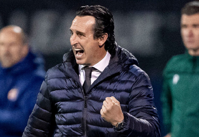 包含荷甲转会期再迎强敌；芝加哥公牛防线松动；主帅态度——球迷炸锅；临场指挥获称赞的词条