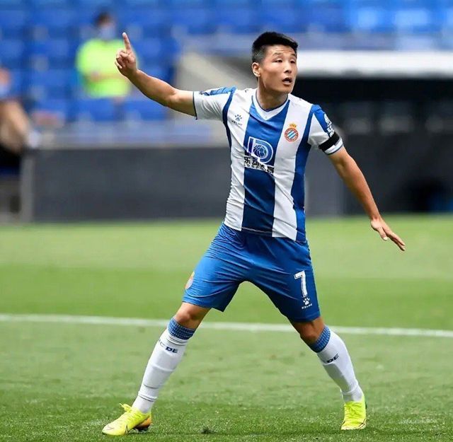 纽卡斯尔训练开放日；今晨回应争议引欢呼；西甲在即；赛季目标并未改变的简单介绍