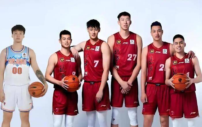 法甲今夜走向成谜；广厦男篮豪取连胜；更衣室稳定；阵容厚度经受考验的简单介绍